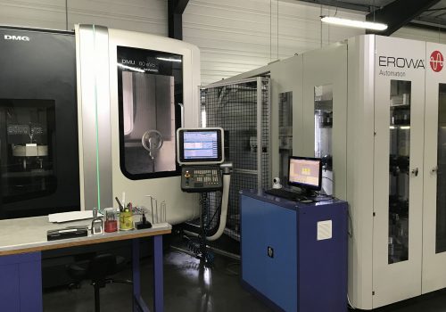 CU 5 Axes DMG DMU 60 EVO Courses X600 - Y450 - Z500mm
18 000tr/min - 60 Outils - Arrosage 40 bars
Robot EROWA MULTI 50 palettes